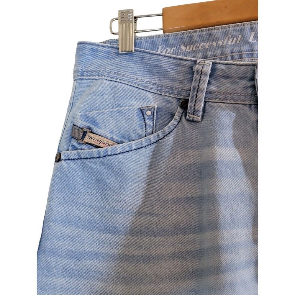 Men's Diesel Jeans Darron 32Wx30L Regular Slim Tapered Light Wash - Picture 3 of 14